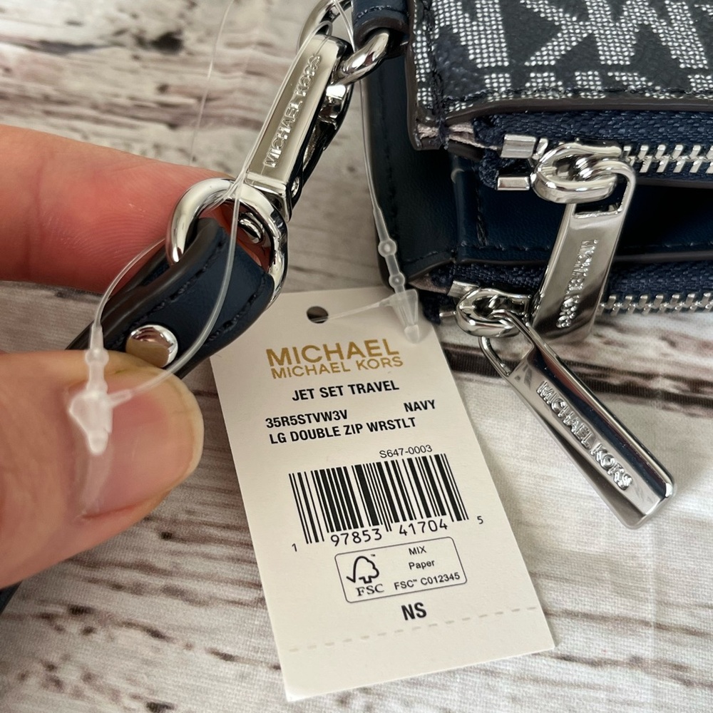 Michael Kors Jet set travel large double zip wristlet🎈🎈 - Picture 5 of 9